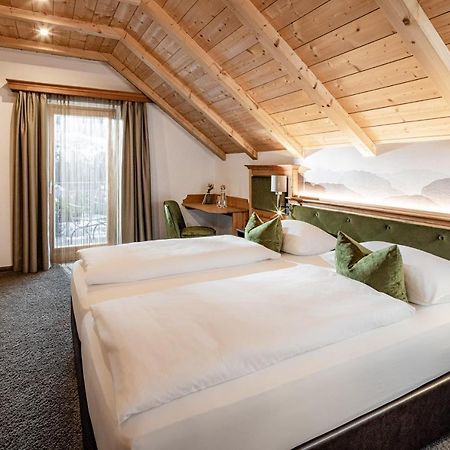 ブティック ＆ ファッション ホテル マチャコーニ ガルデナオテルス Santa Cristina Val Gardena エクステリア 写真