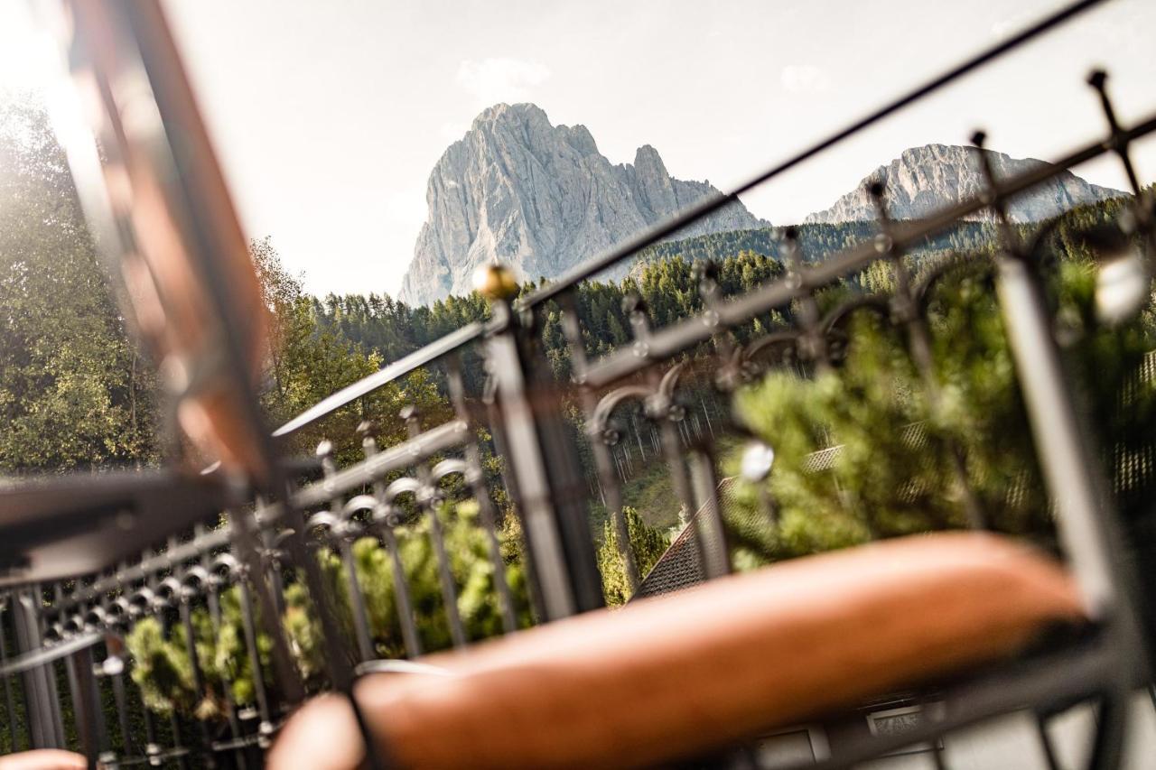 ブティック ＆ ファッション ホテル マチャコーニ ガルデナオテルス Santa Cristina Val Gardena エクステリア 写真